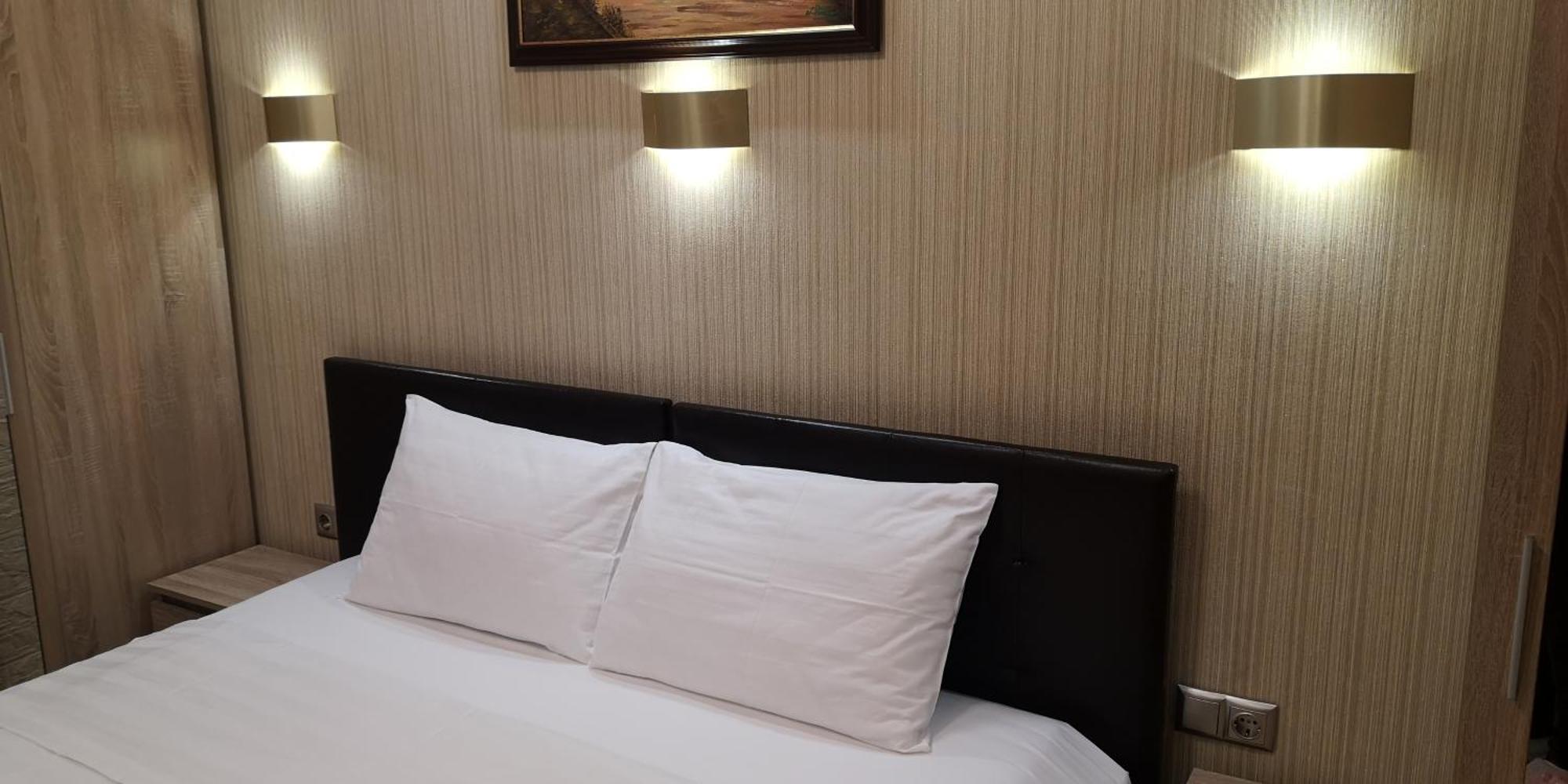 Deluxe Studios City Center Burgas Room photo